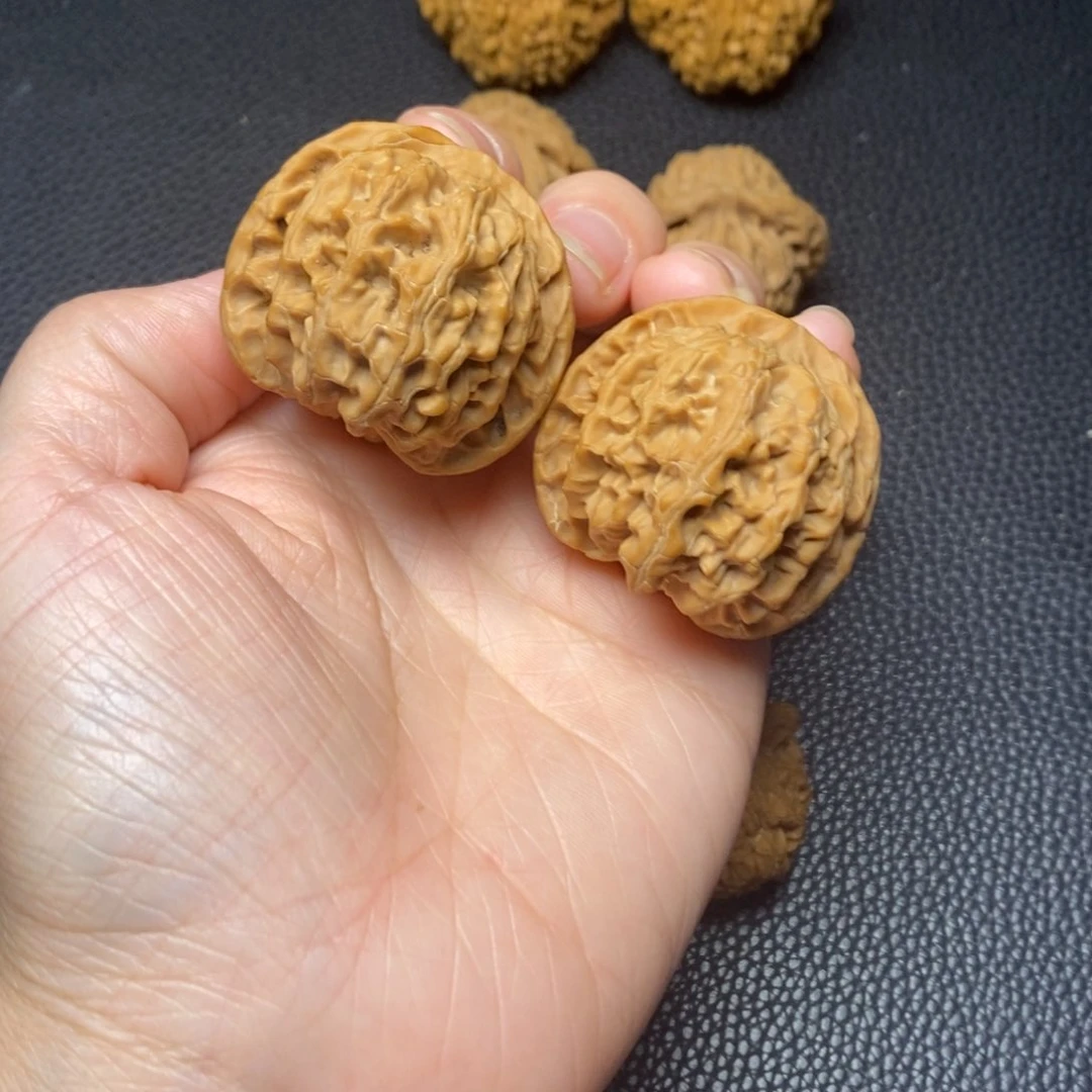 文玩核桃把件富*苹果园