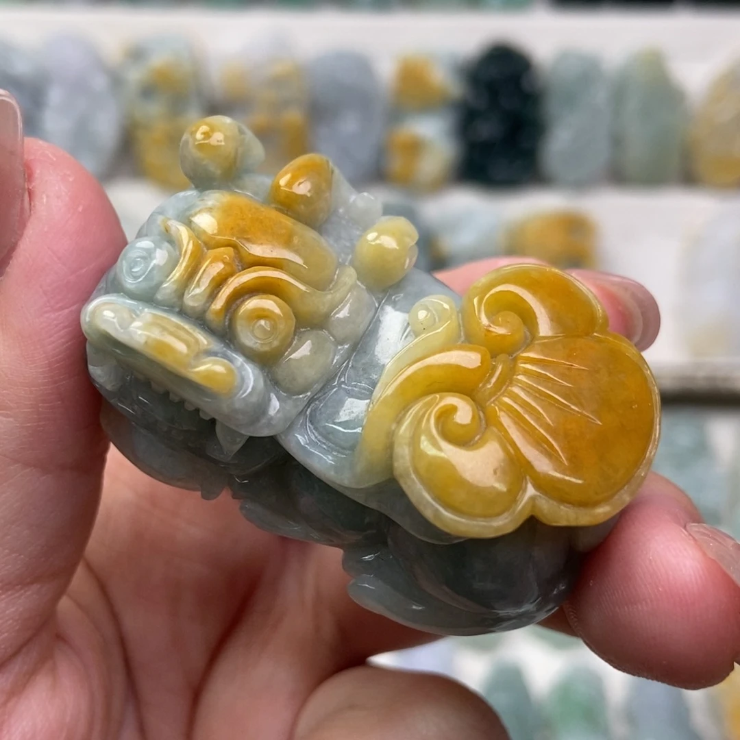 翡翠吊坠(赠链)未镶嵌