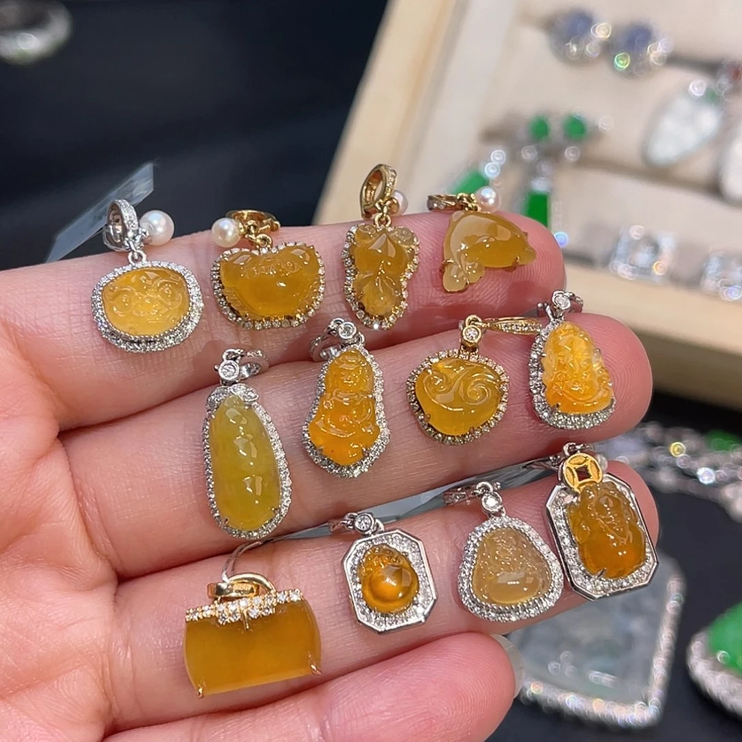 翡翠18K金镶嵌颈饰黄翡万能扣提溜