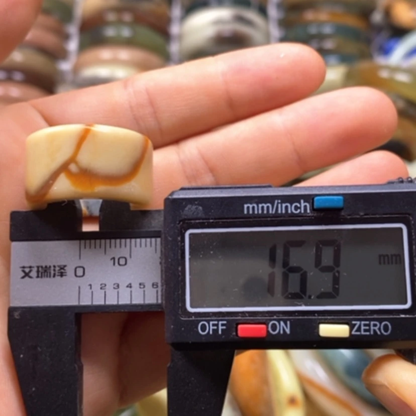 【闪购商品】蛇纹石玉未镶嵌手镯