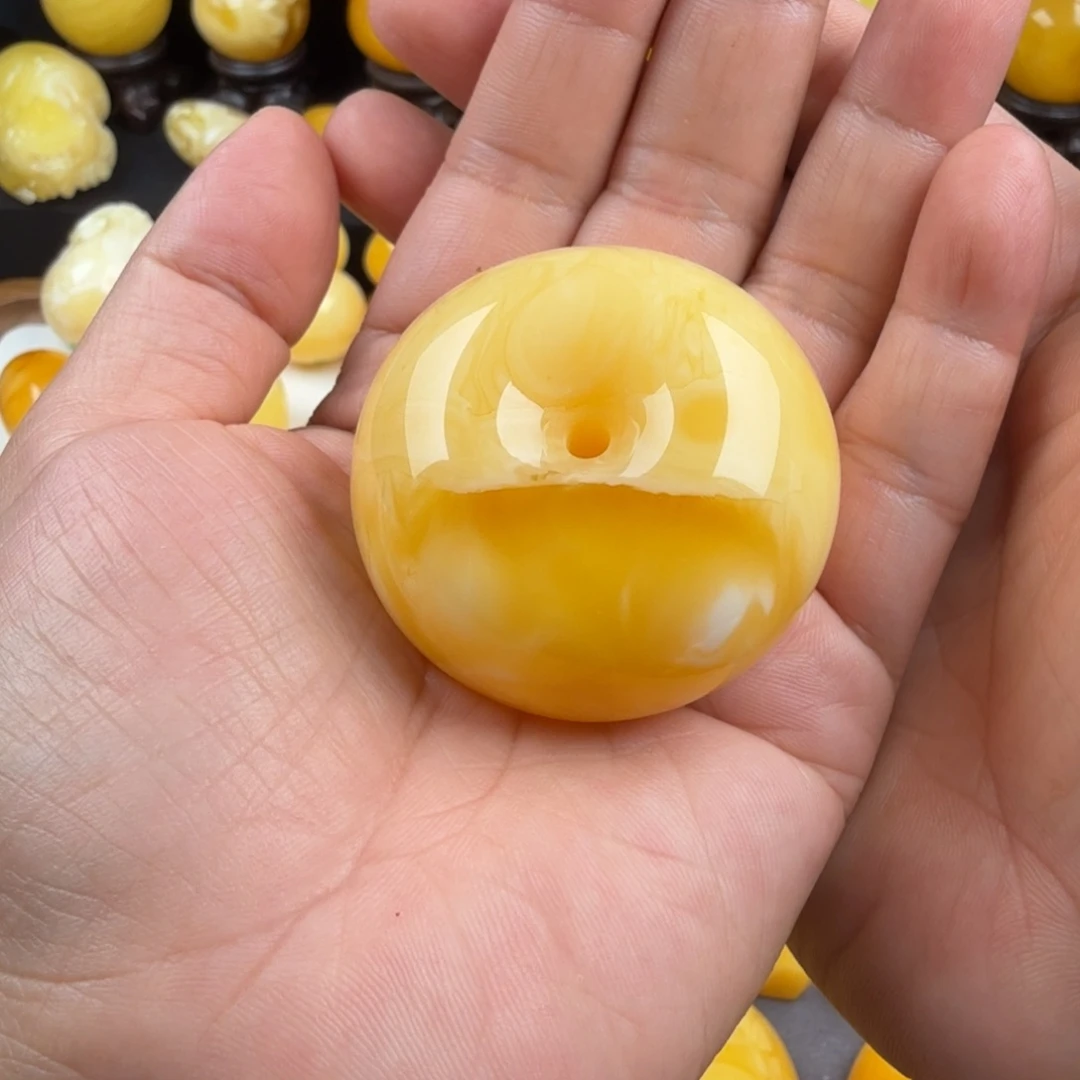 冷***冰琥珀未镶嵌颈饰定金