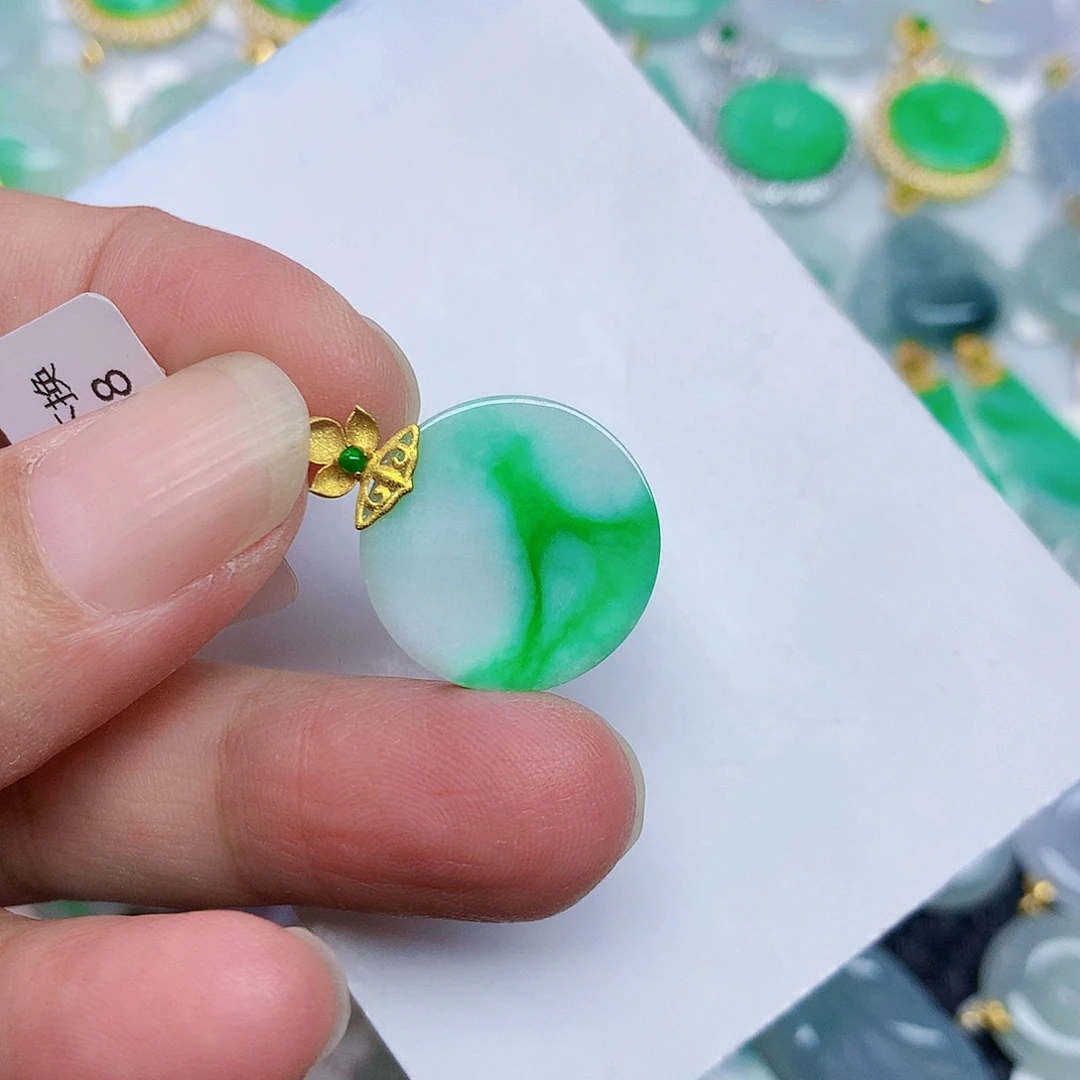 翡翠18K金镶嵌颈饰367884