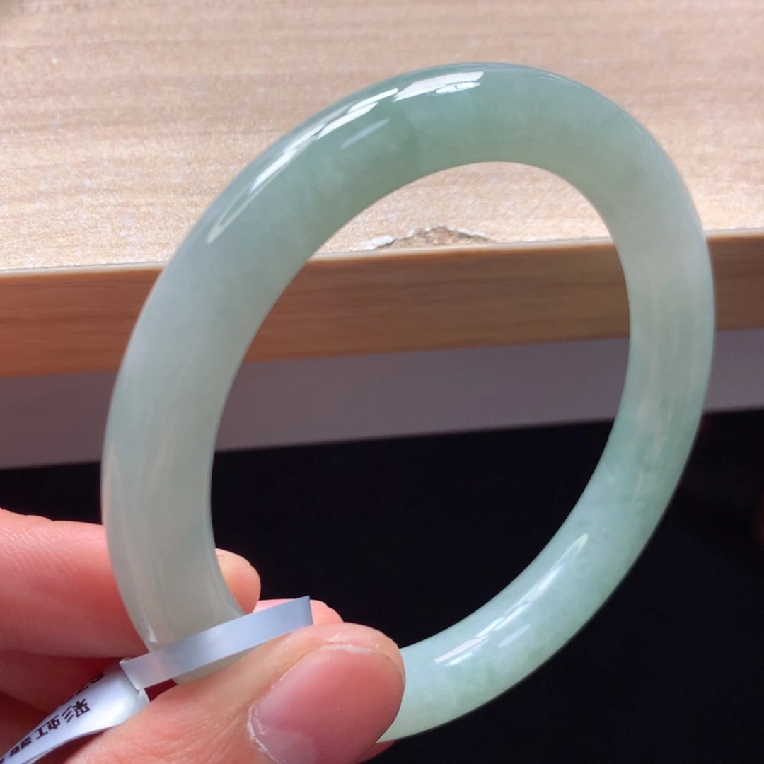 未镶嵌手镯翡翠手镯