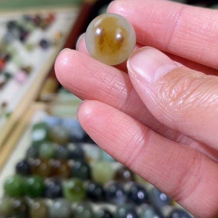 和田玉（糖玉）未镶嵌珠宝半成品16