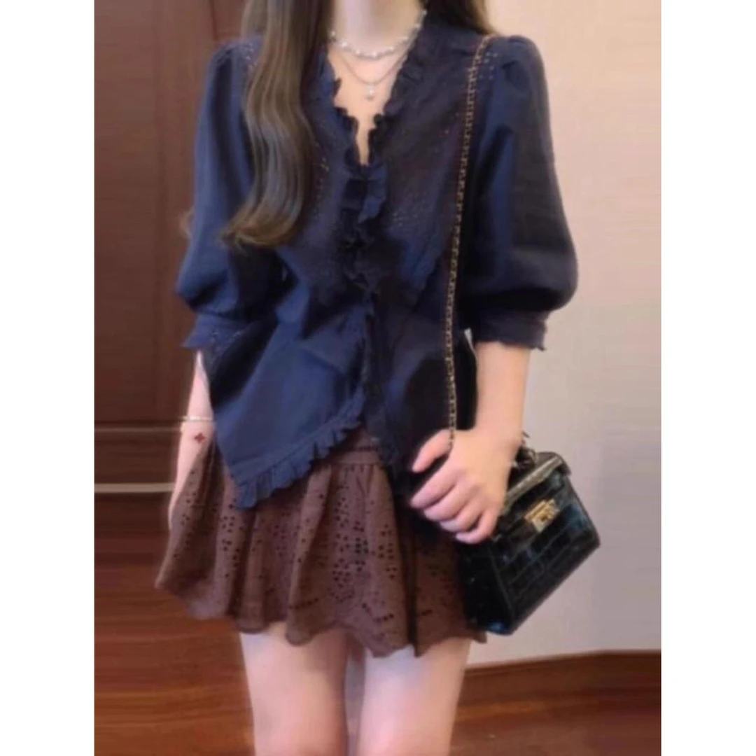独特漂亮穿搭一整套法式v领时尚衬衫上衣女镂空半身短裙两件套