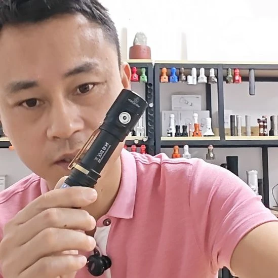 ns2强光手电筒2500流明黑色