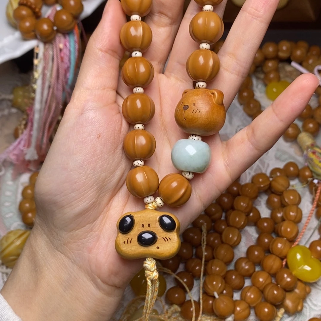 淼***淼猴头核桃吊坠鲨鱼背手持