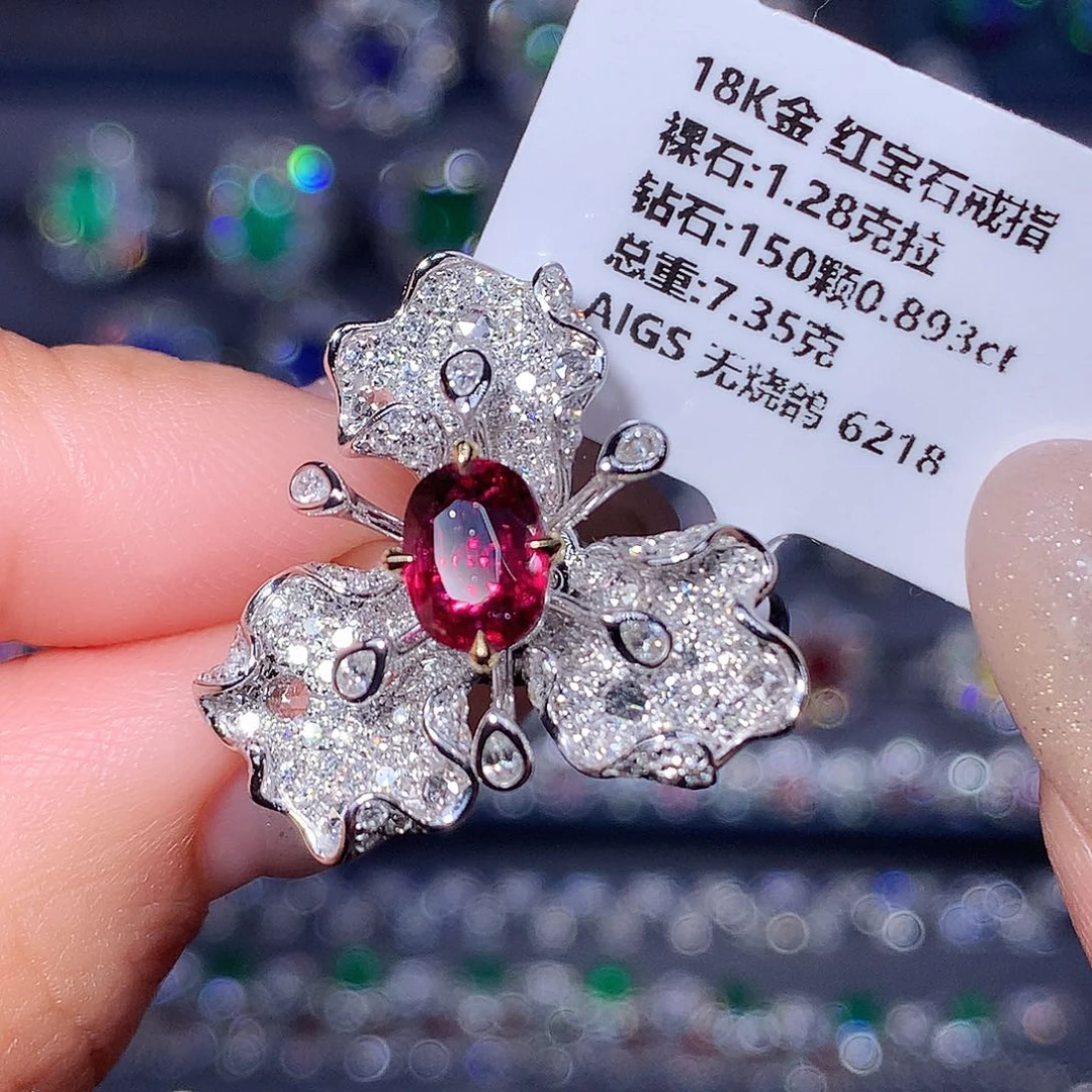 红宝石戒指18K金镶嵌