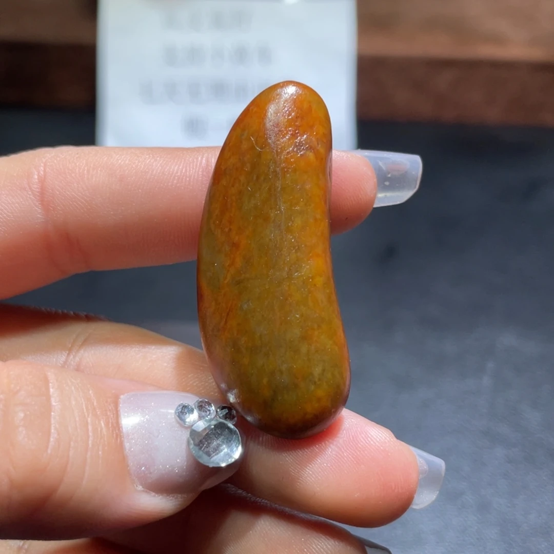 和田玉未镶嵌把件