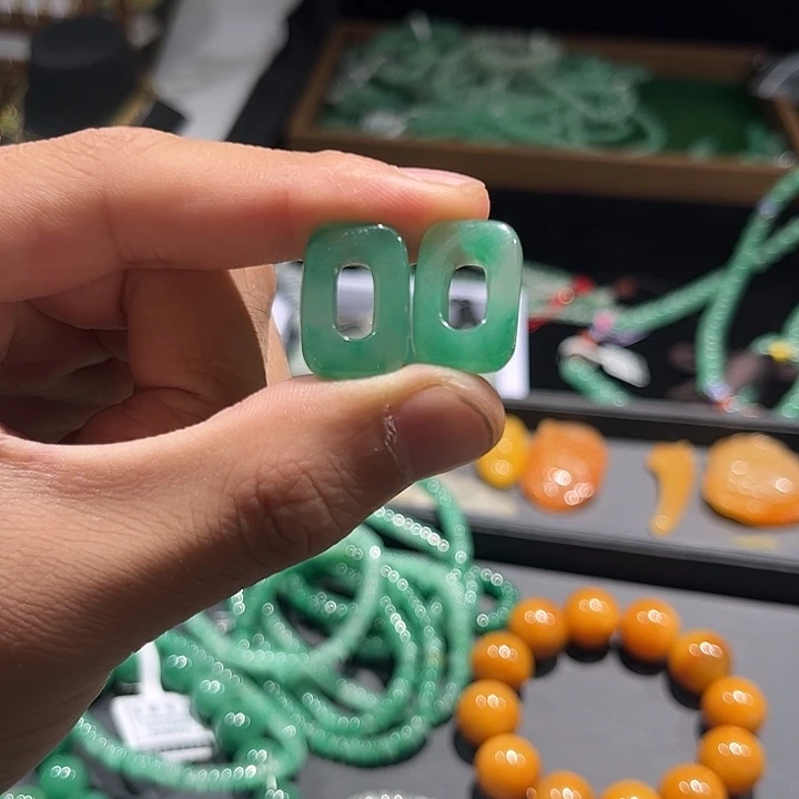 翡翠未镶嵌颈饰非洲翠