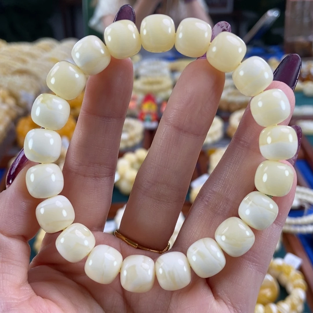 未镶嵌琥珀裸石11同料17.16