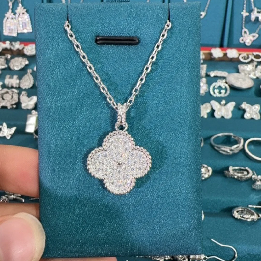 莫桑石Pt950莫桑石满钻四叶草中号20mm