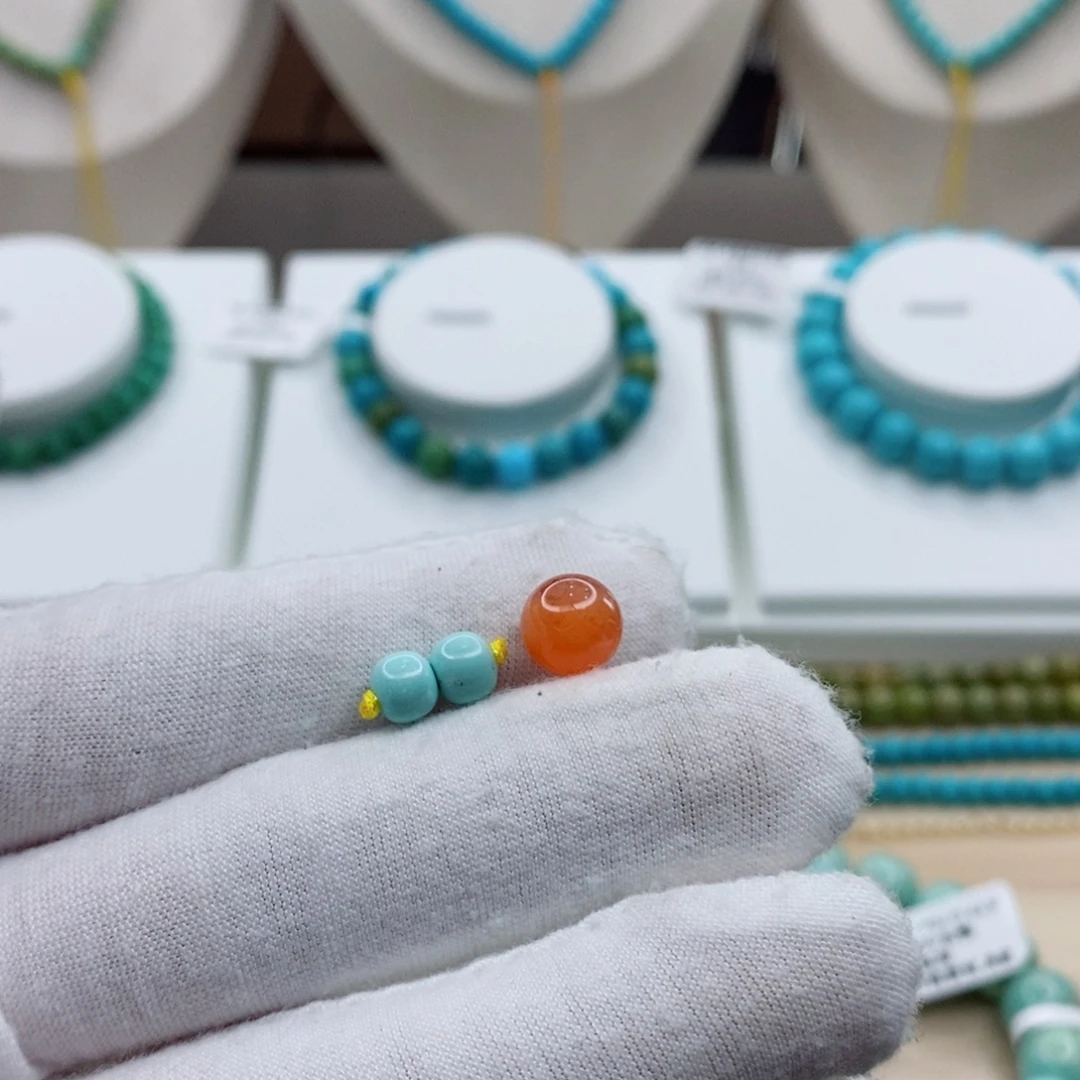 南红玛瑙未镶嵌珠宝奇石