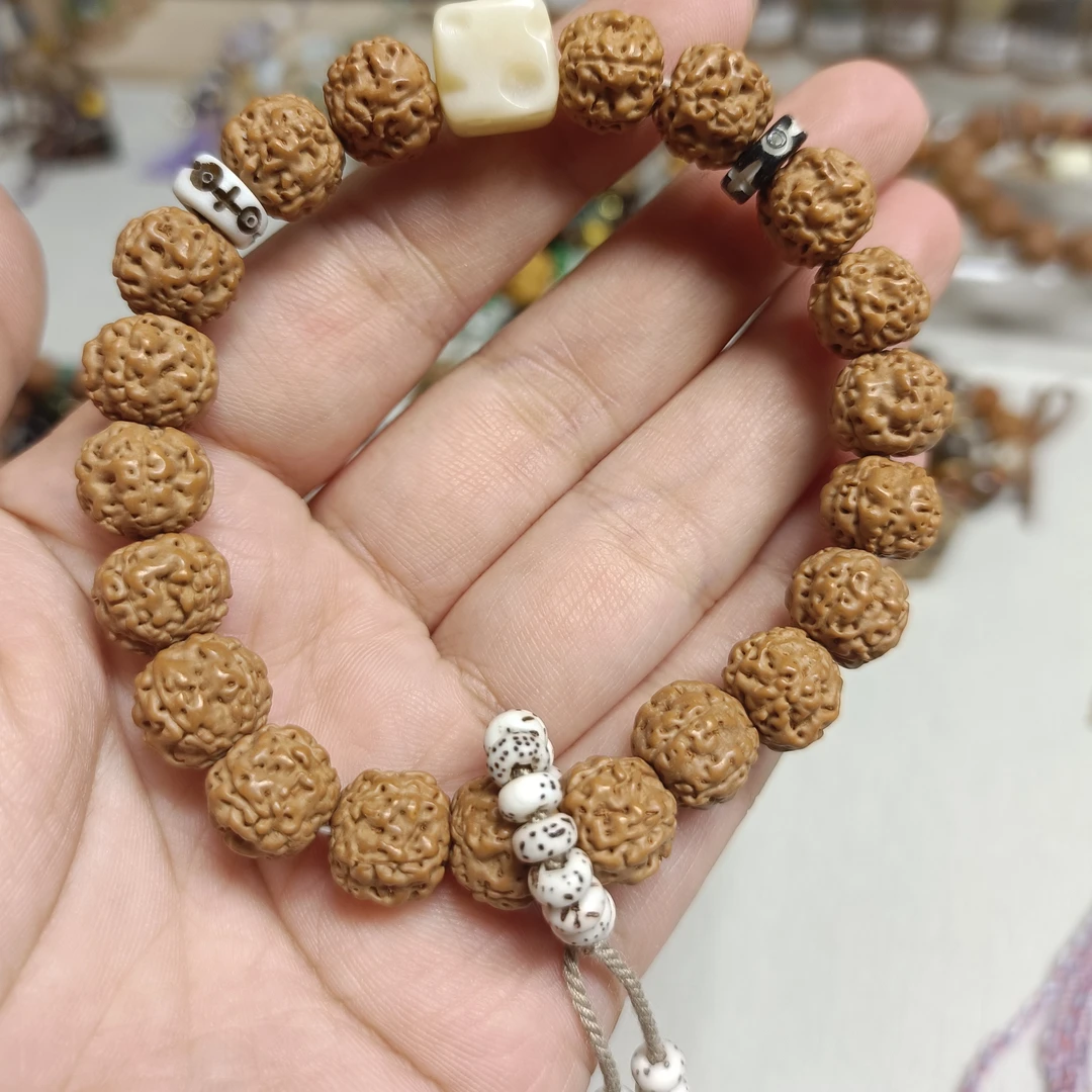 金刚菩提搭配牙果奶酪方糖星月跑环