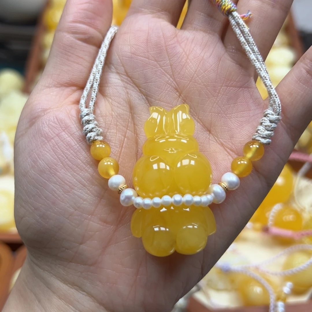 未镶嵌颈饰琥珀蜜蜡