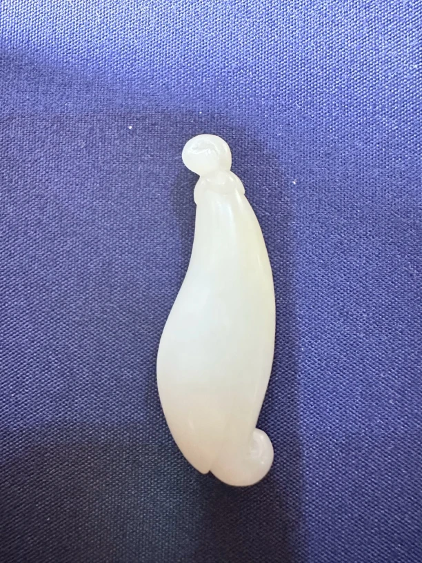 新疆和田玉白玉兰花重9.28g