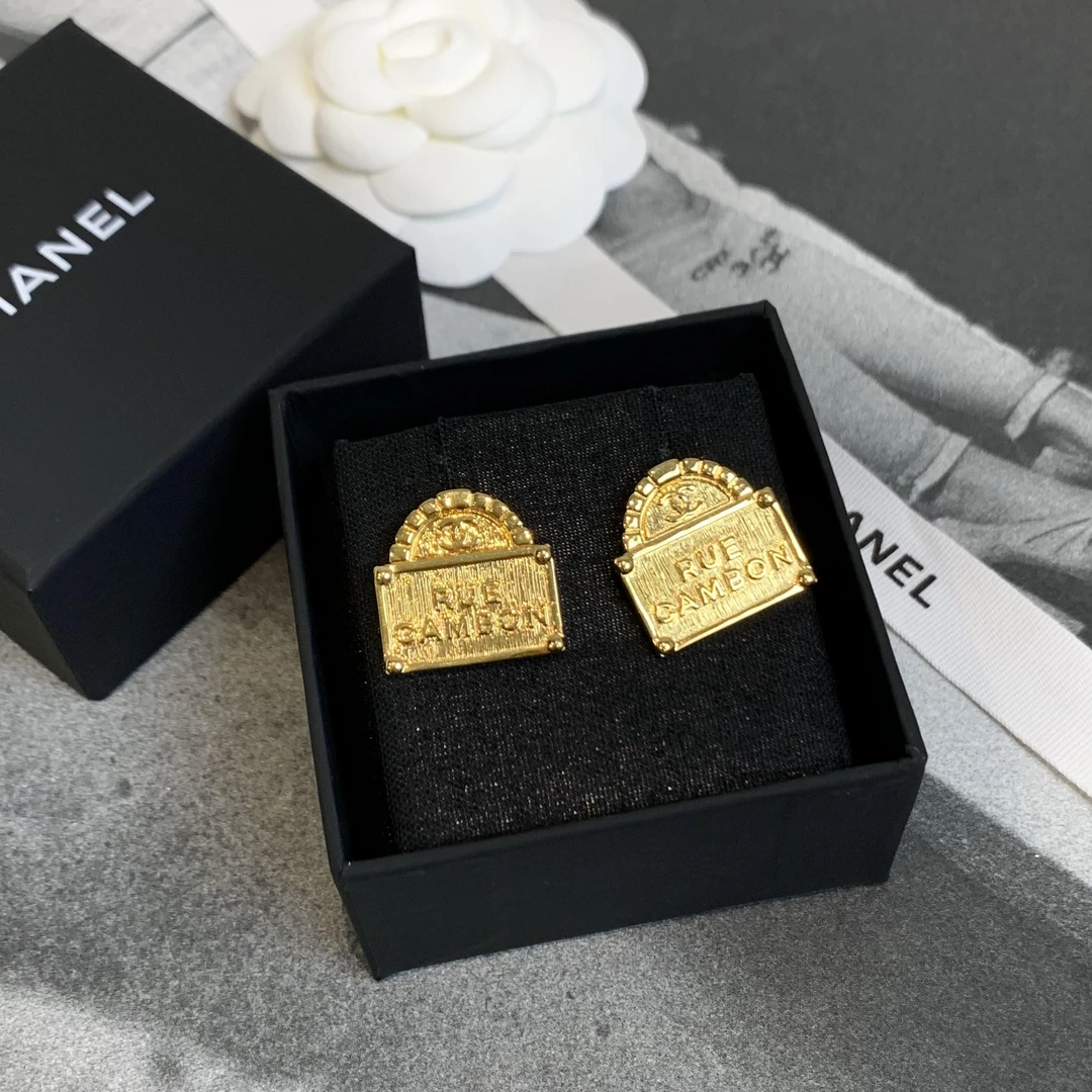 99新 Chanel/香奈儿 壹臻/22A康鹏街铭牌耳钉 15488496