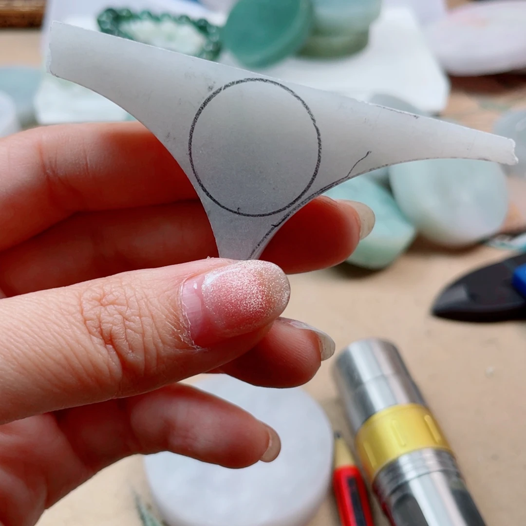 翡翠未镶嵌颈饰110……