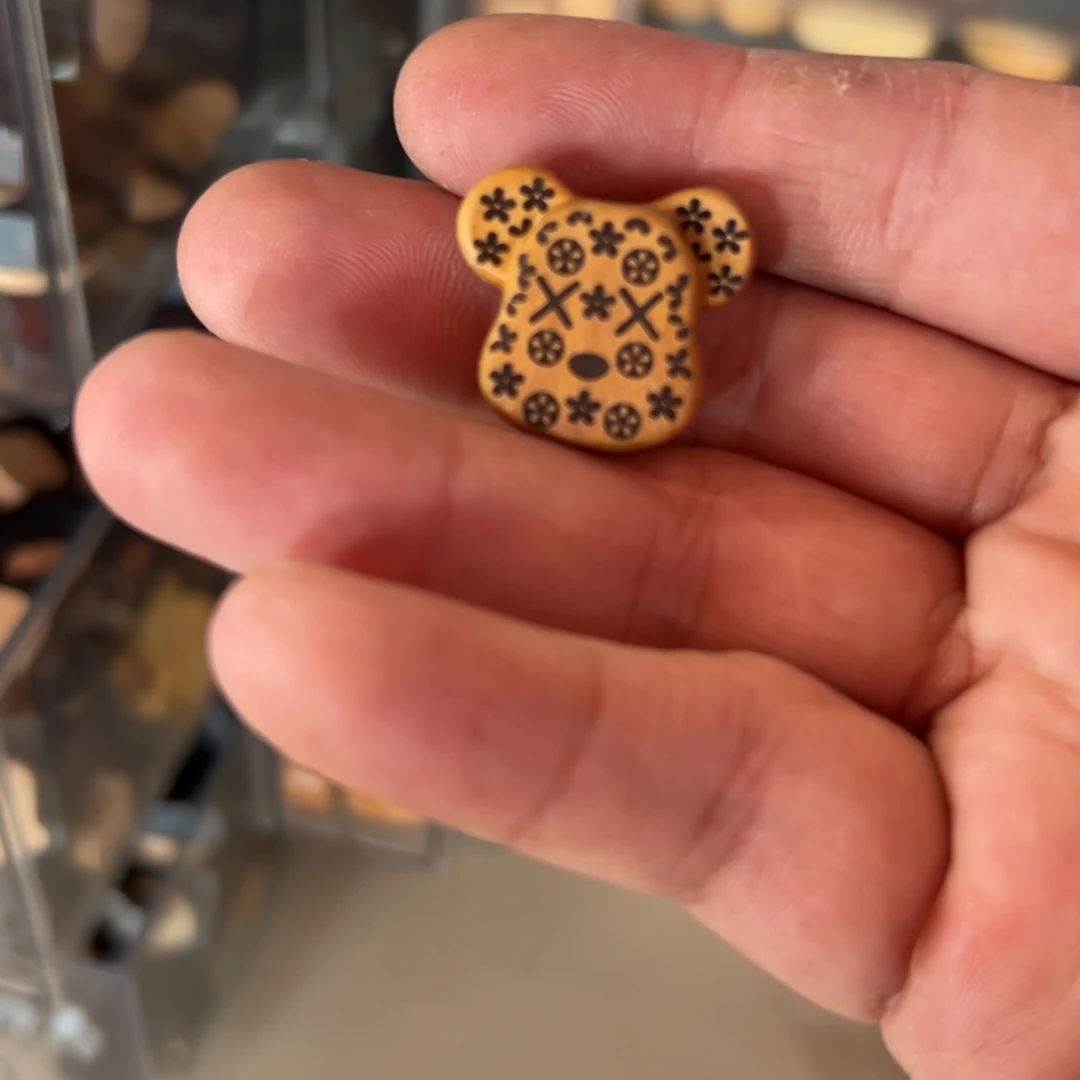 只买单纯的吊坠，没带链子，属的性质。