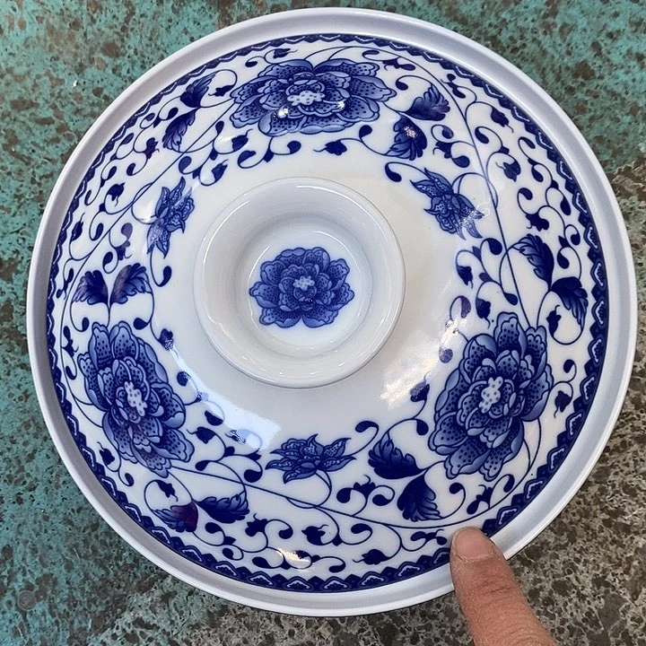 摆件陶瓷青花缠枝莲7寸合合器