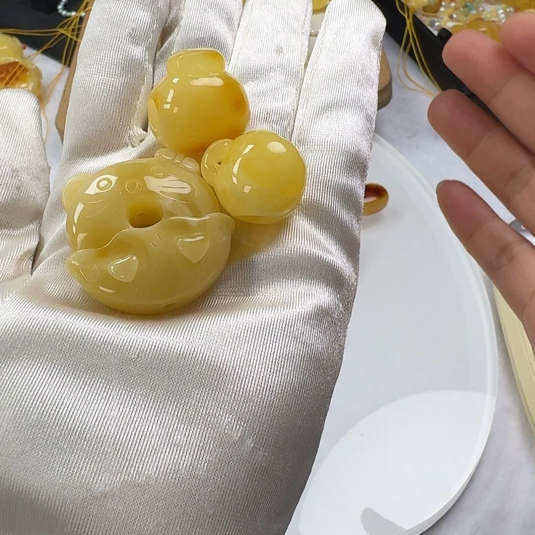 财***酱未镶嵌颈饰琥珀天然蜜蜡三件件