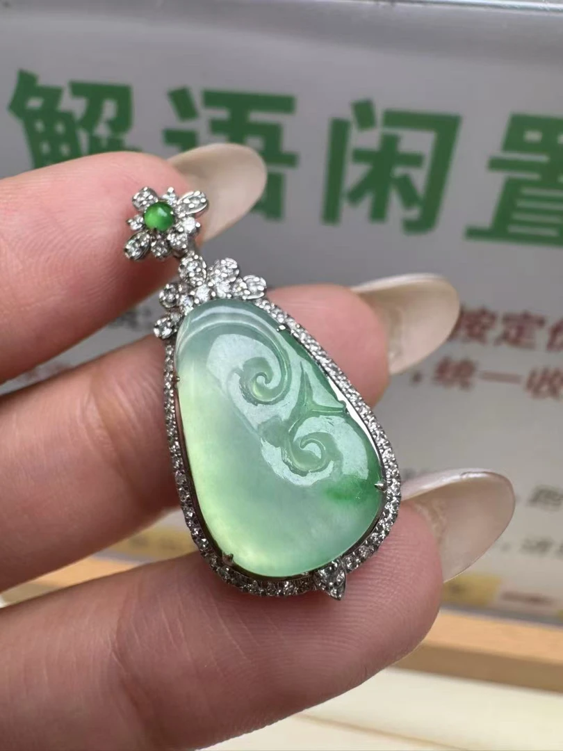 翡翠18k金如意吊坠12-8798