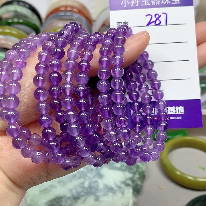 蛇纹石玉未镶嵌手镯多样性随机发其中之一