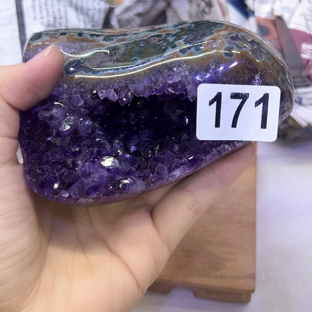 紫晶水晶摆件未镶嵌