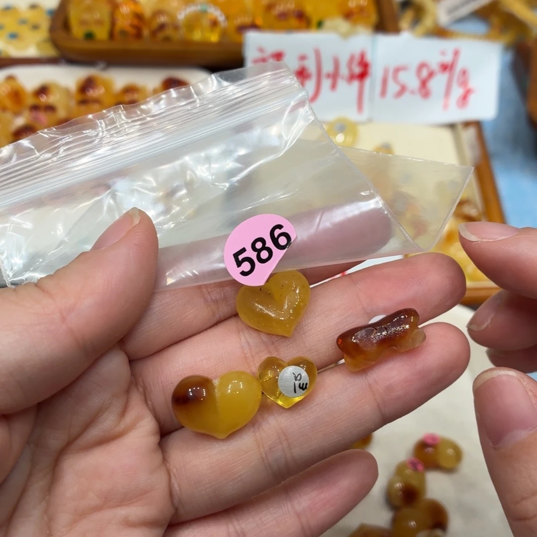 琥珀未镶嵌珠宝奇石