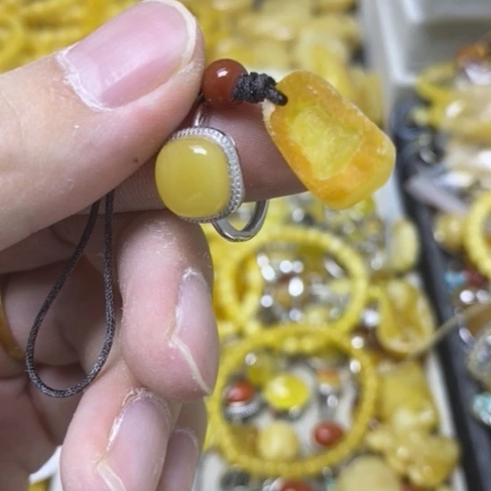 银S925镶嵌蜜蜡裸石戒指