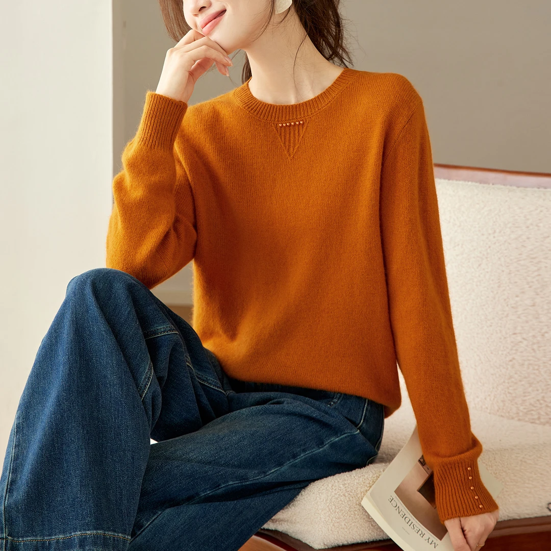 恒源祥集团彩羊女装秋冬2025新款宽松气质内搭上衣慵懒风圆领毛衣