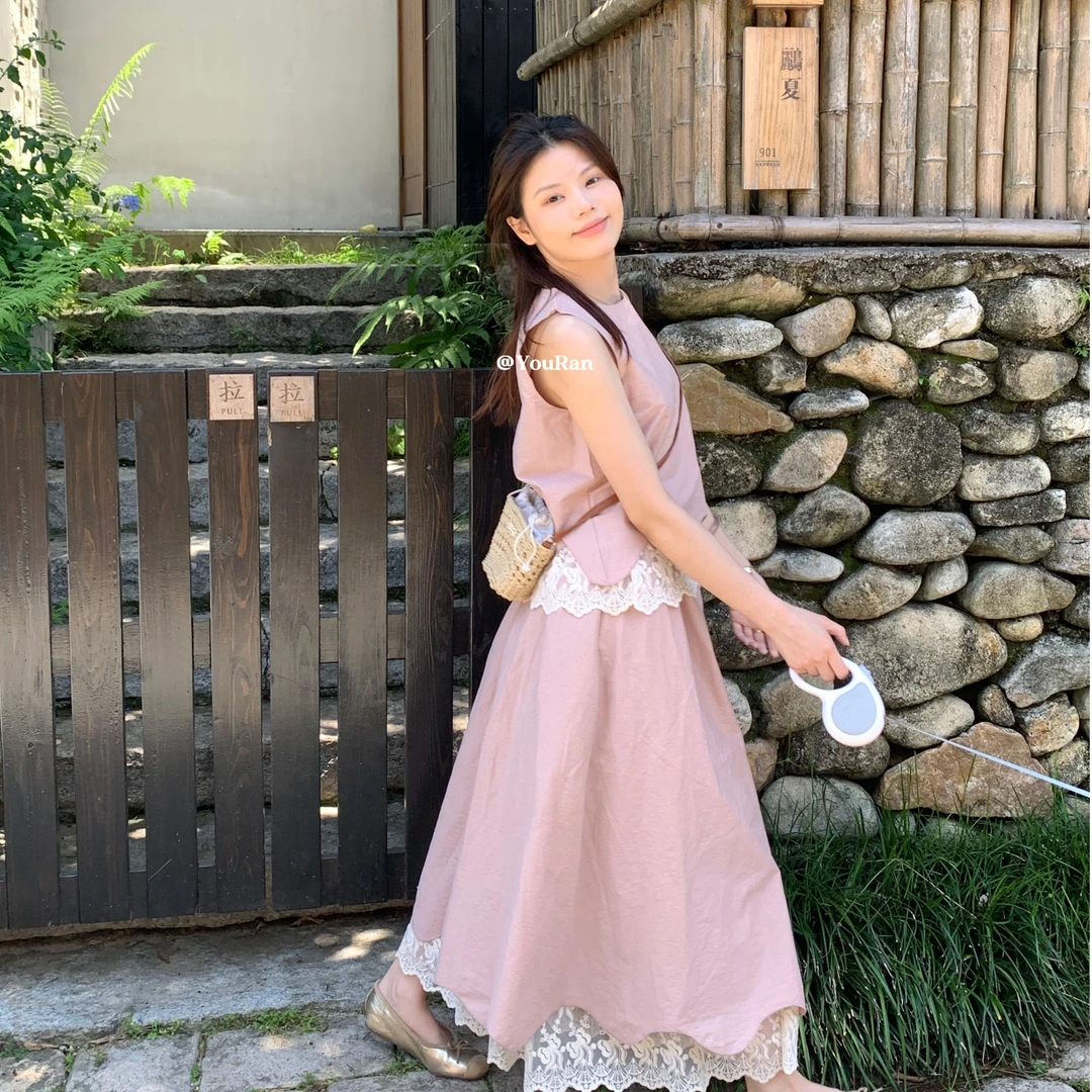 周悠然【奶酪甜心】下摆蕾丝拼接背心+半身裙两件套
