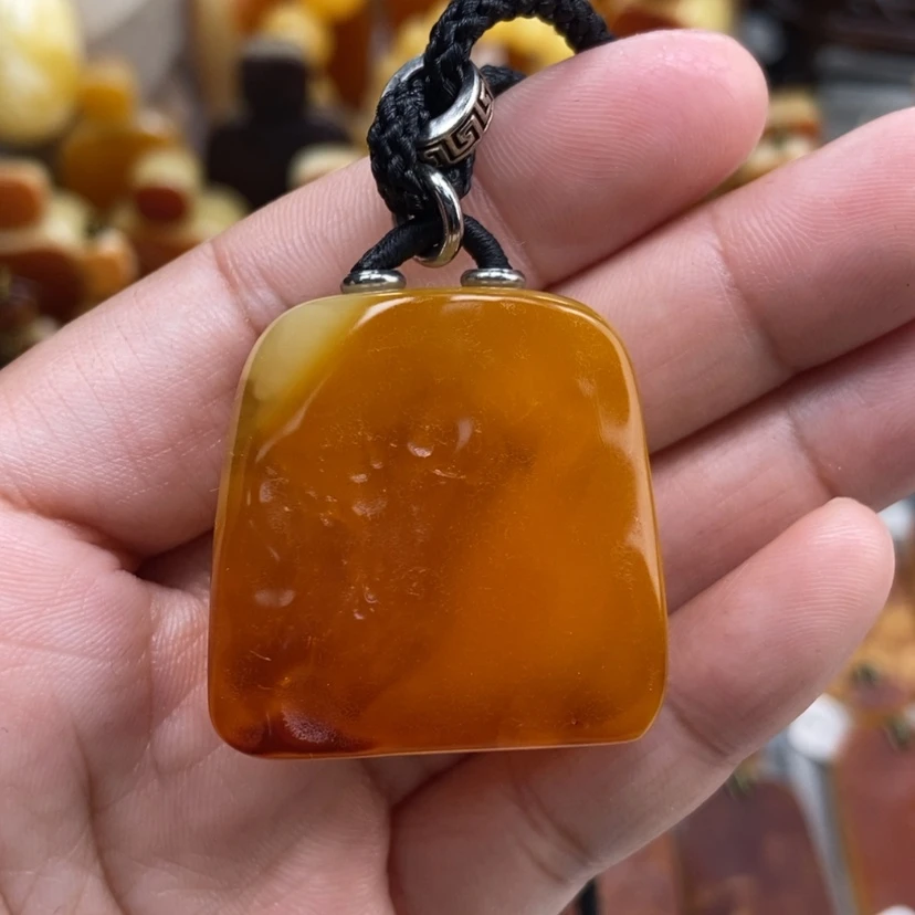 【闪购商品】琥珀颈饰未镶嵌