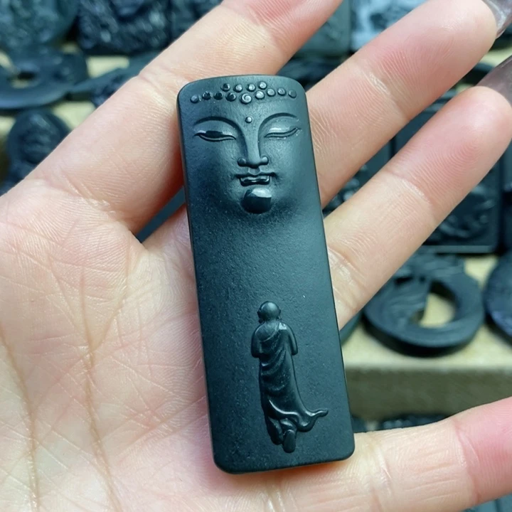 和田玉（青玉）颈饰未镶嵌双面雕刻