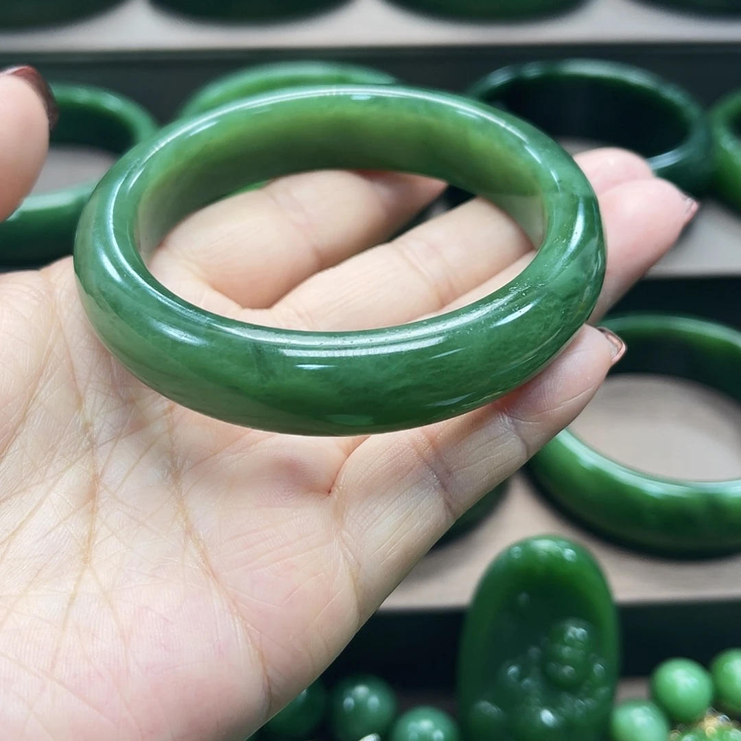 和田玉（碧玉）未镶嵌手镯