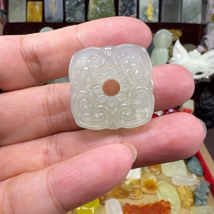 蛇纹石玉未镶嵌吊坠(赠链)