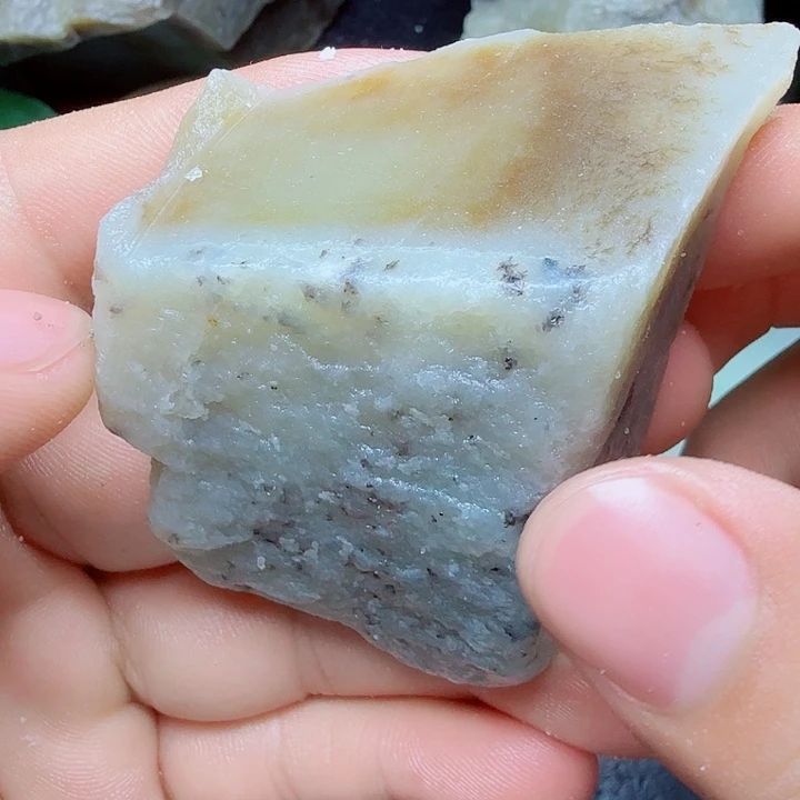 未镶嵌和田玉（糖玉）珠宝奇石