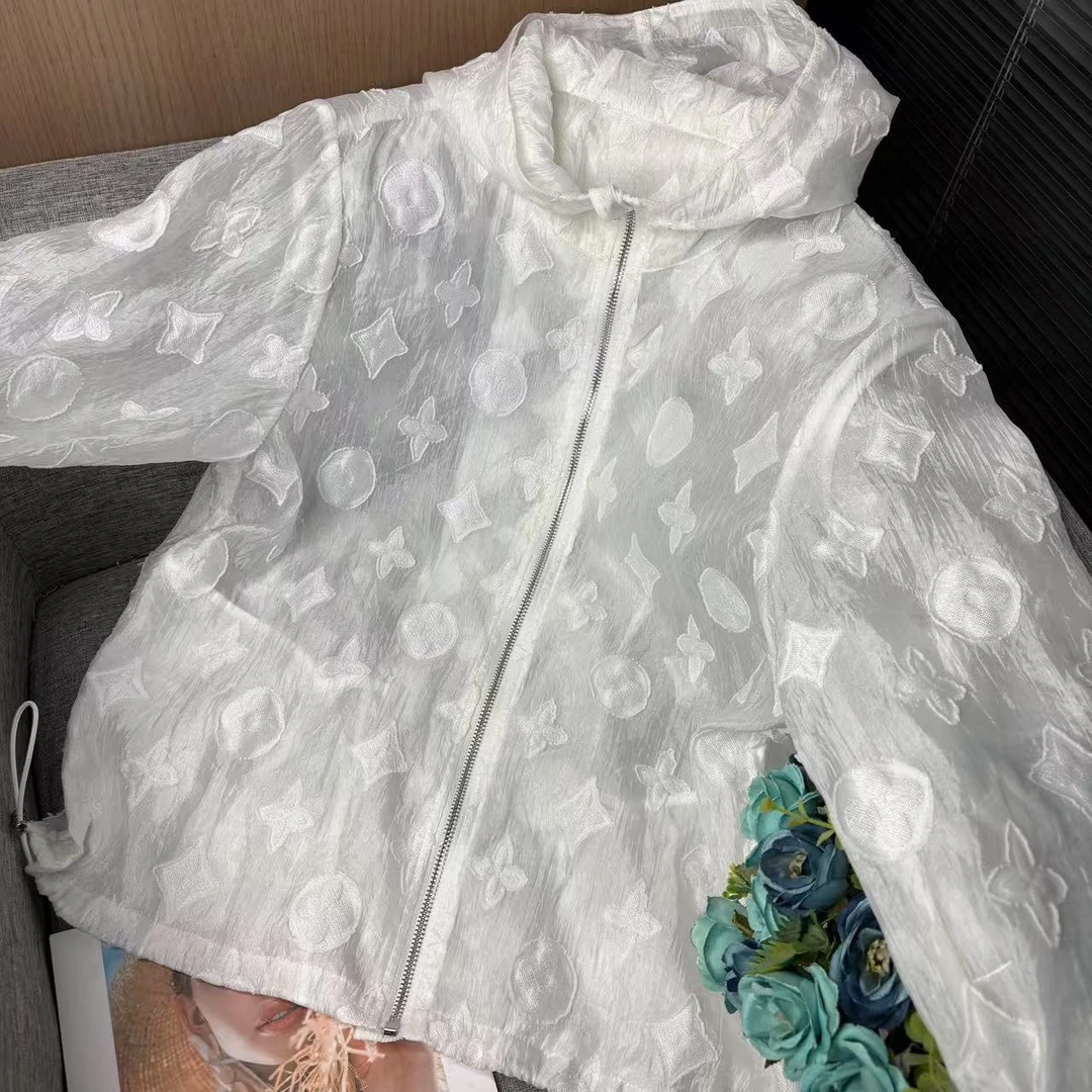 新款时尚设计感女款长袖连帽防晒衣-X7572