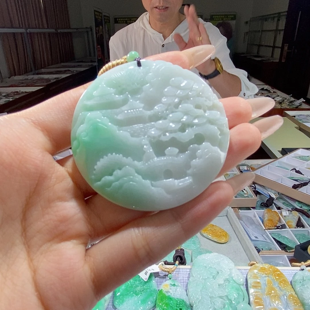翡翠未镶嵌颈饰翡翠