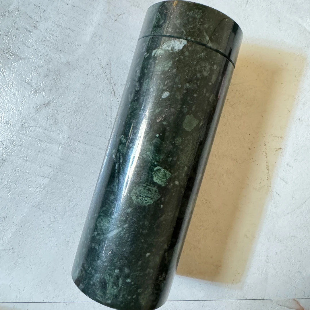 蛇纹石保温杯（多样性发其一）