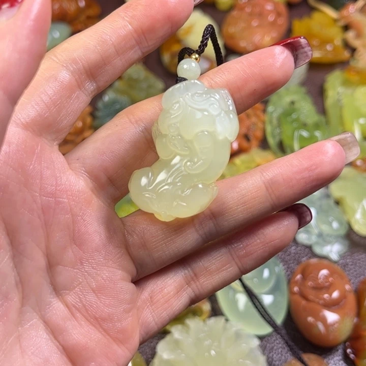 蛇纹石玉颈饰未镶嵌希*