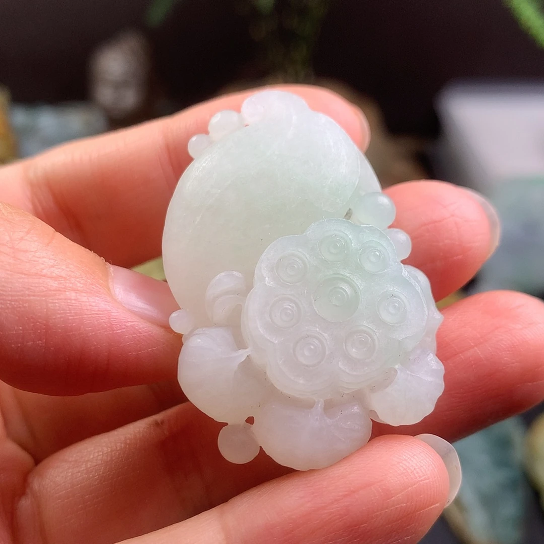 定制翡翠未镶嵌莲