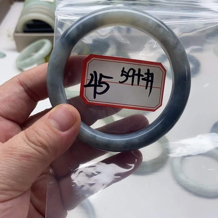 蛇纹石玉手镯未镶嵌m****u