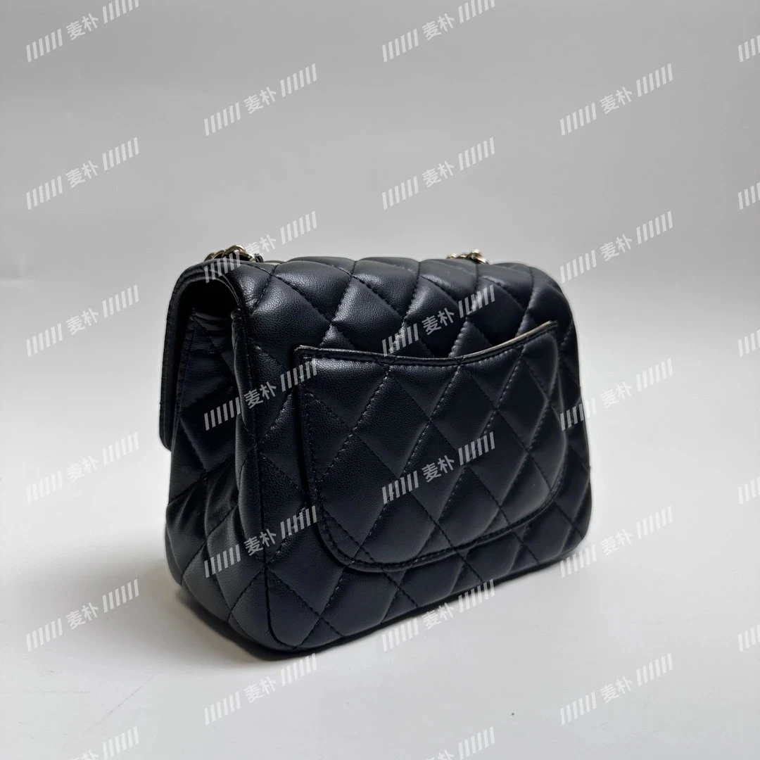 新款上新手工真皮定制经典时尚斜挎包&xjq