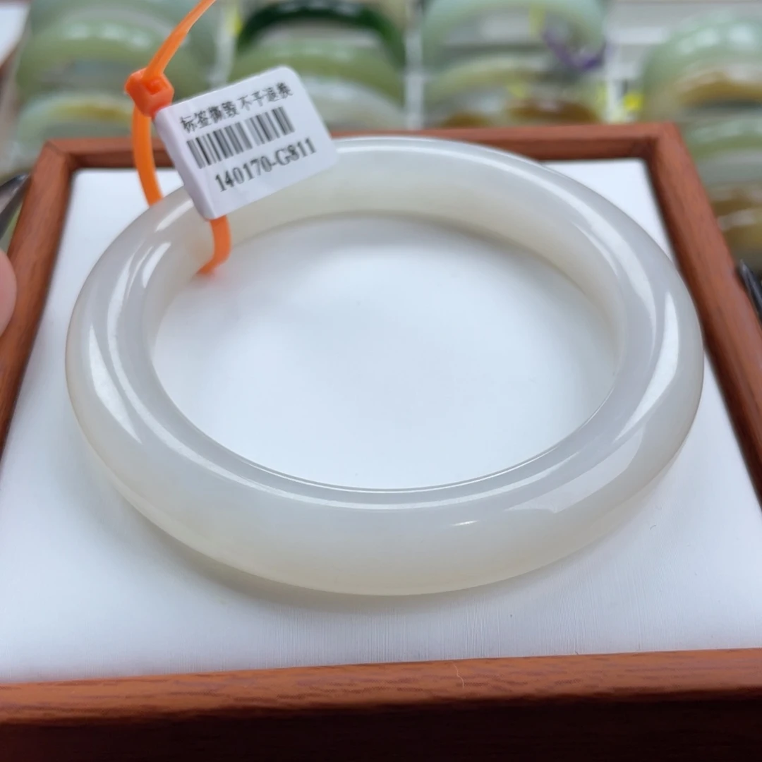 【闪购商品】未镶嵌手镯和田玉60 56/57 冰冰粉