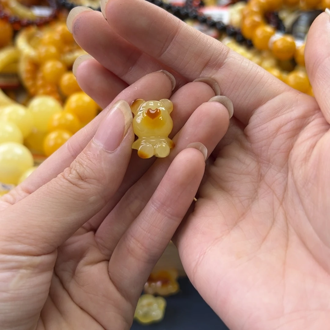 未镶嵌琥珀珠宝奇石