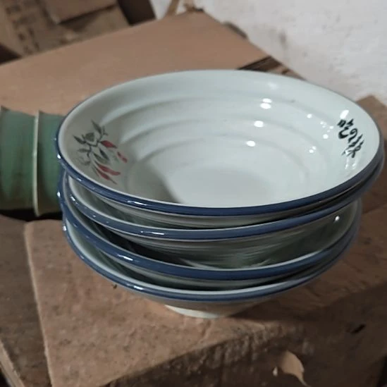 茶盏陶瓷盘子碗啥都有