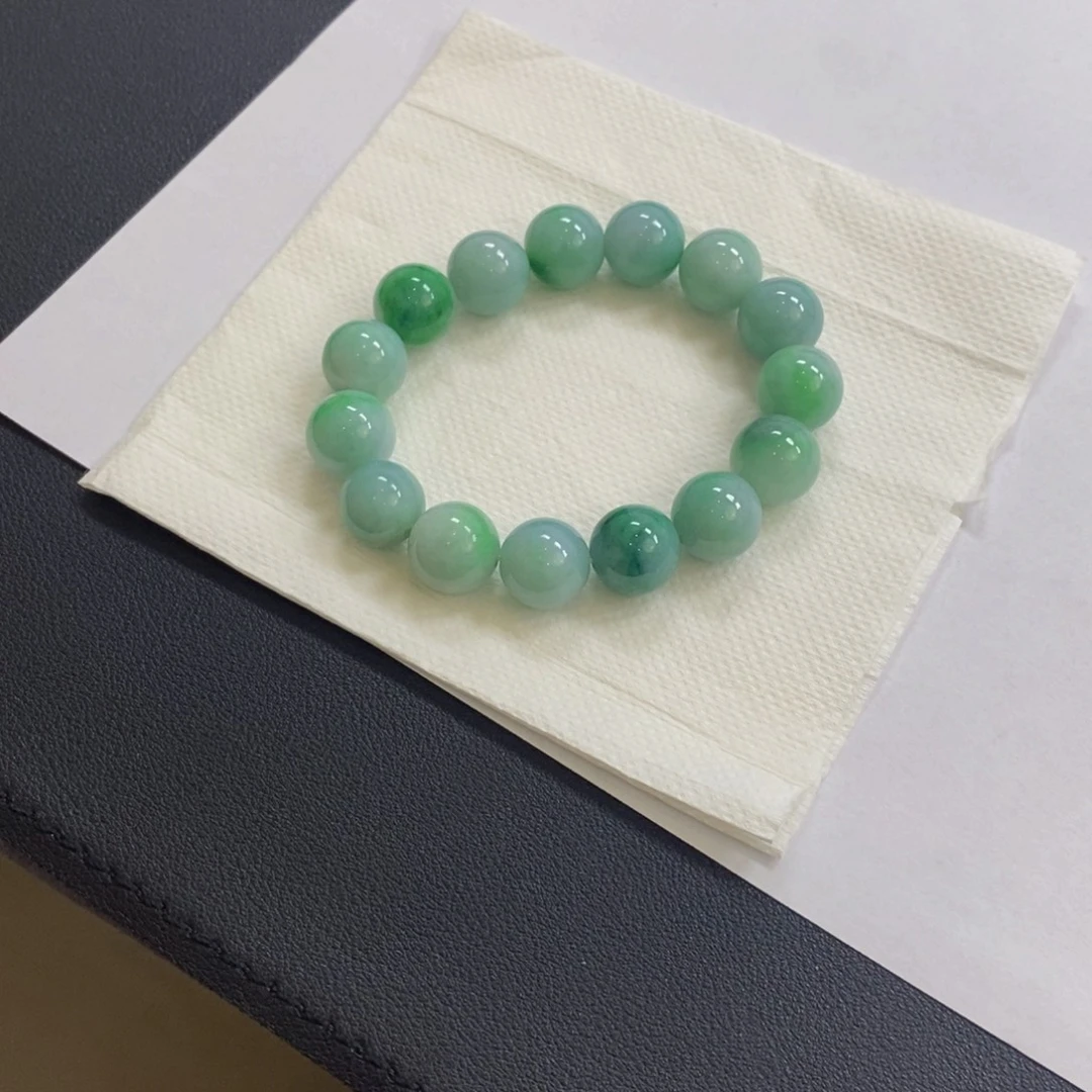 翡翠未镶嵌颈饰飘阳绿手串
