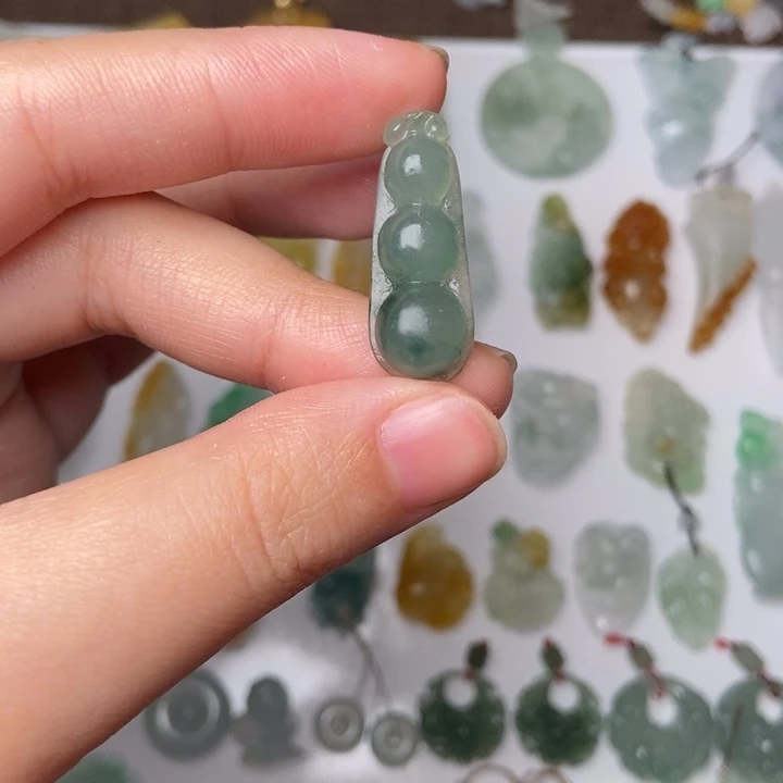 定制翡翠未镶嵌豆子