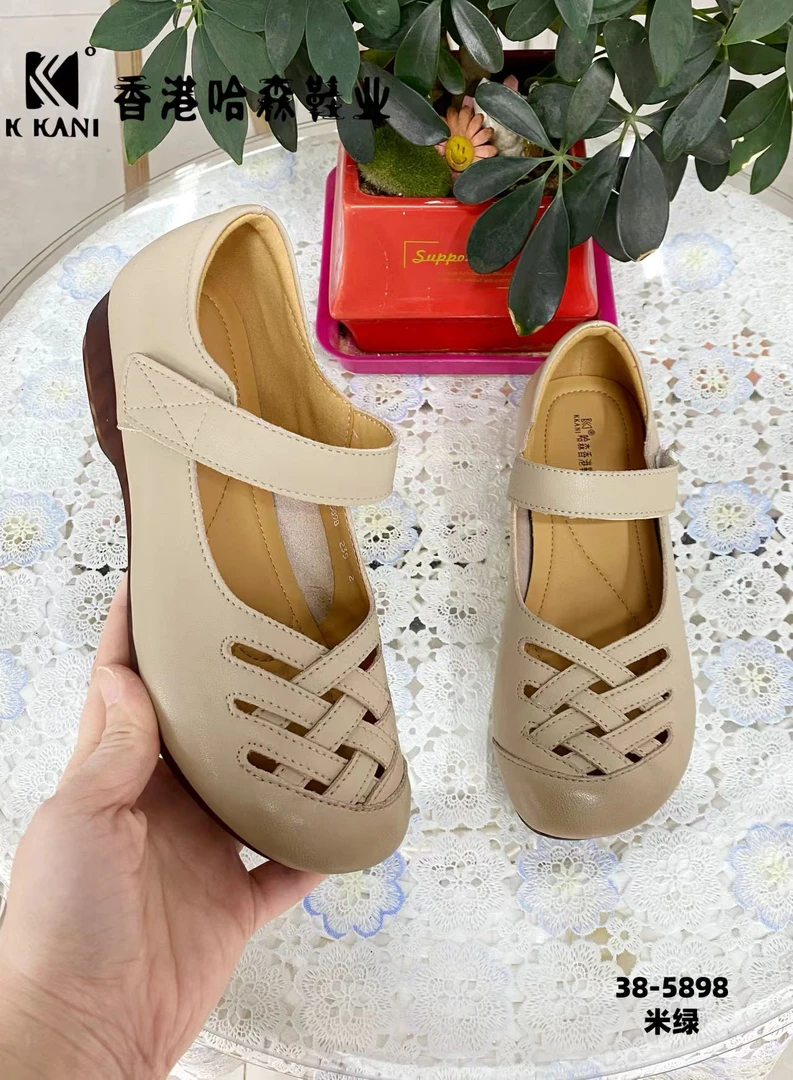 妈妈鞋平底纳帕皮时装凉鞋透气洞洞鞋公主鞋防水台丁字式扣带